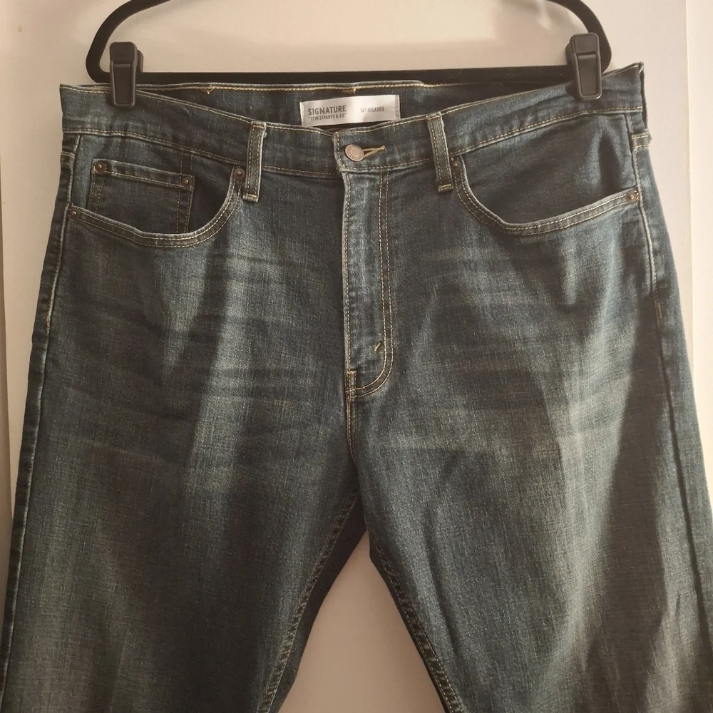 Signature Men's Levi's Blue Relaxed Fit Jeans Classic Style